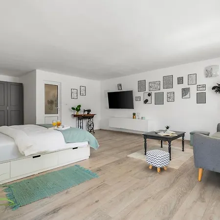 Villa Hacienda Sylvia - Secluded 4-bedroom With 45sqm Heated Pool