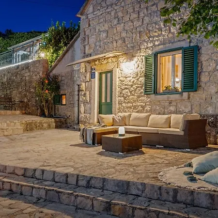 Hacienda Sylvia - Secluded 4-bedroom With 45sqm Heated Pool Villa *