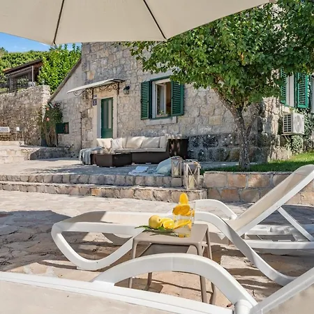 Hacienda Sylvia - Secluded 4-bedroom With 45sqm Heated Pool Villa